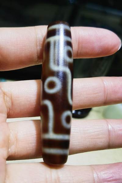 旧藏九眼天珠项链吊坠挂件锁骨链男女款。熟珠，已玉化包浆！尺寸:5.8cm*1.3cm