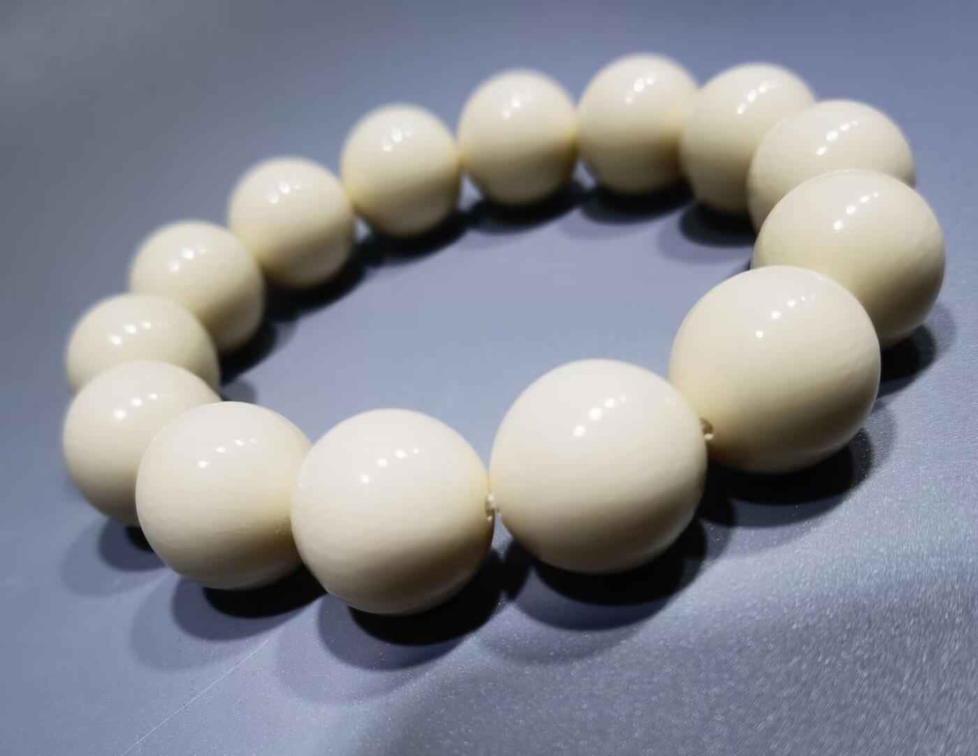 猛犸果冻料佛珠手串男款，料子油润细腻，尺寸:1.6cm克重:50