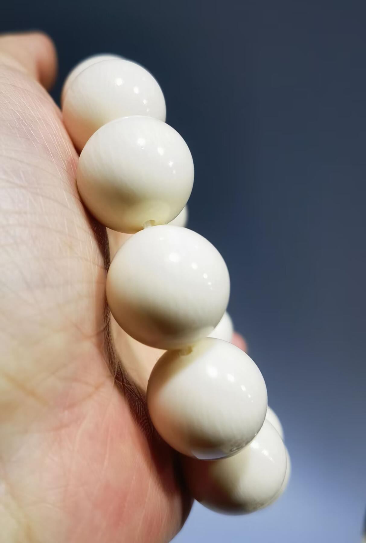 猛犸果冻料佛珠手串男款，料子油润细腻，尺寸:1.6cm克重:50