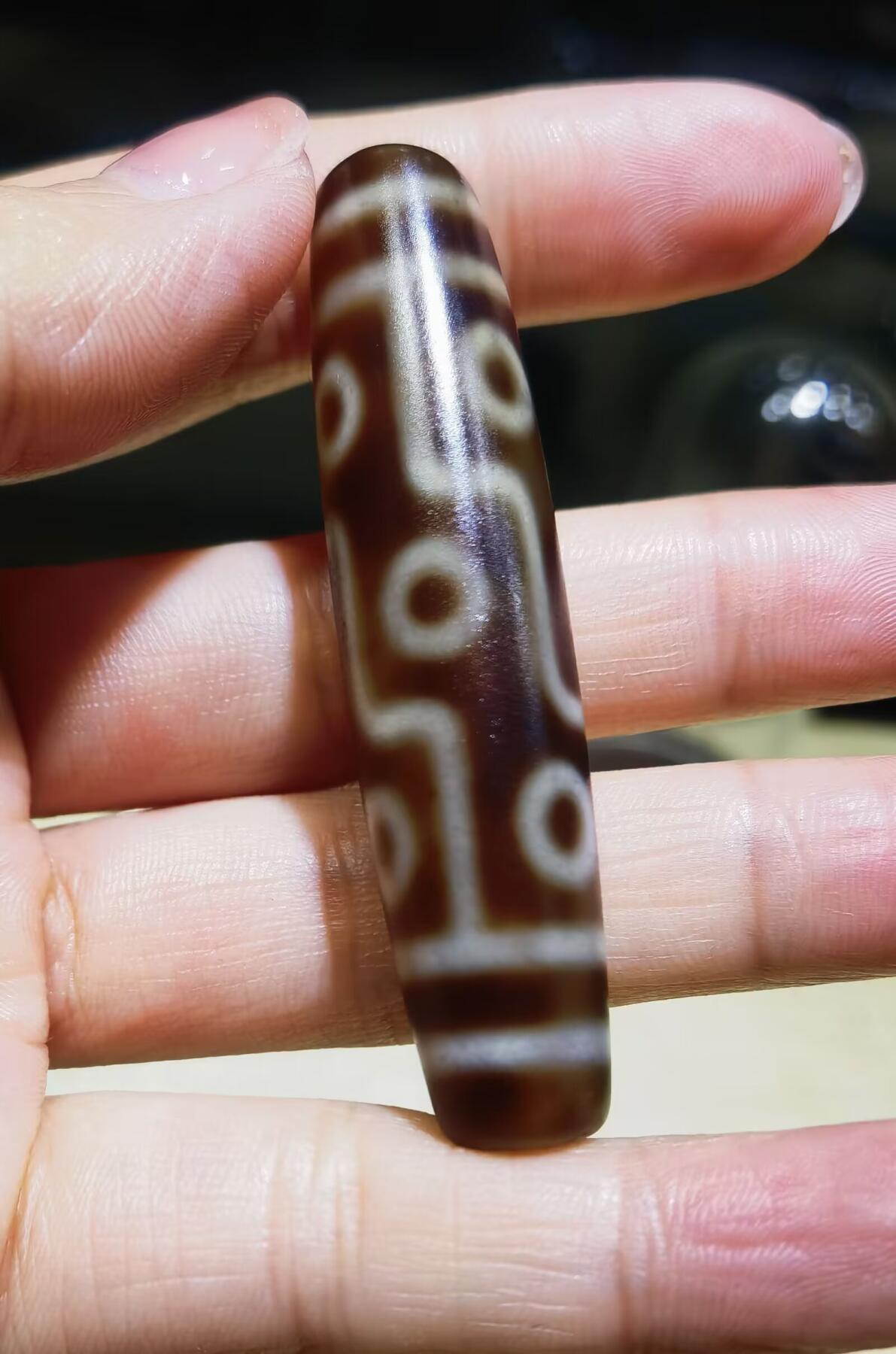 旧藏九眼天珠项链吊坠挂件锁骨链男女款。熟珠，已玉化包浆！尺寸:5.8cm*1.3cm