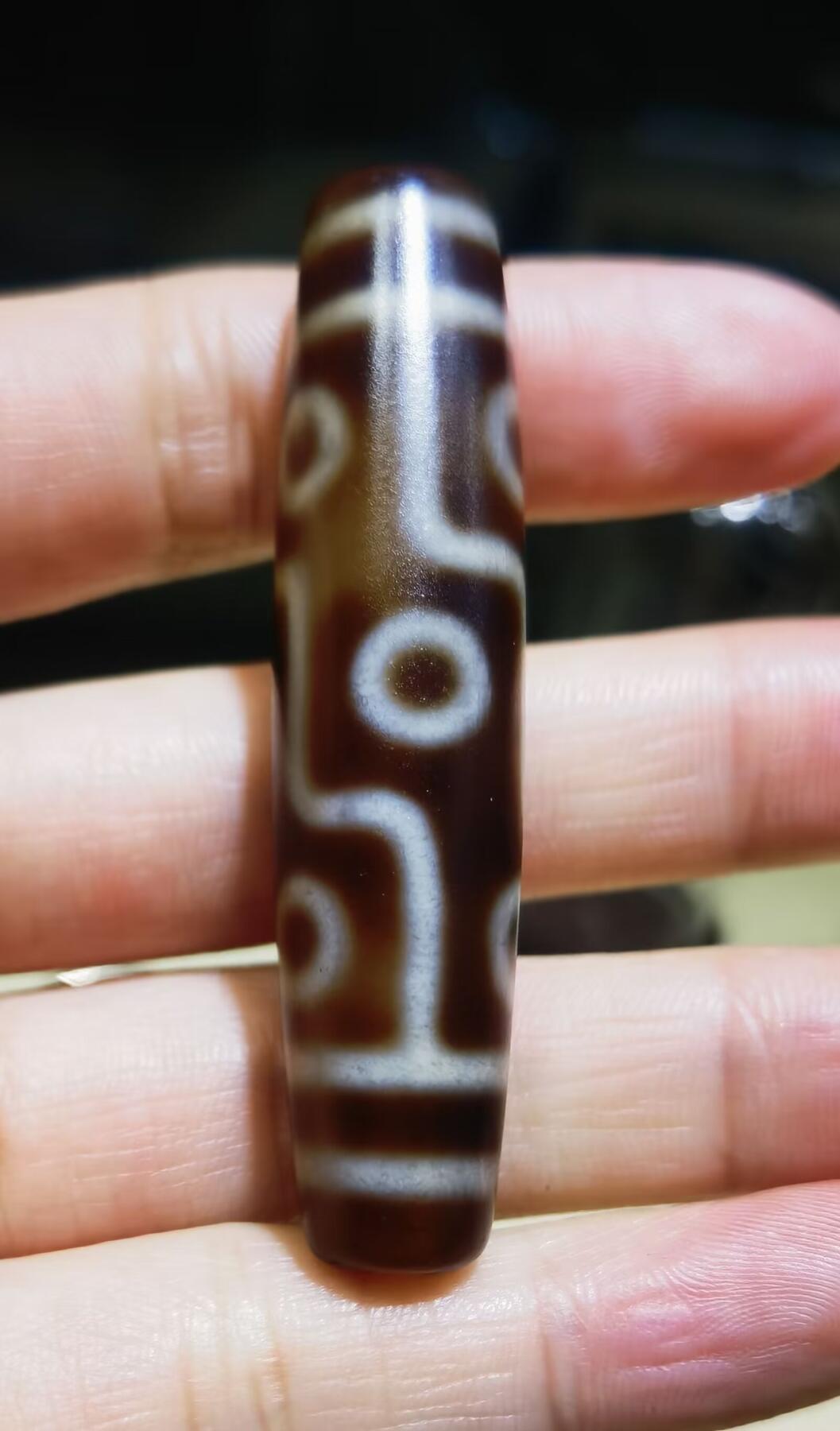 旧藏九眼天珠项链吊坠挂件锁骨链男女款。熟珠，已玉化包浆！尺寸:5.8cm*1.3cm