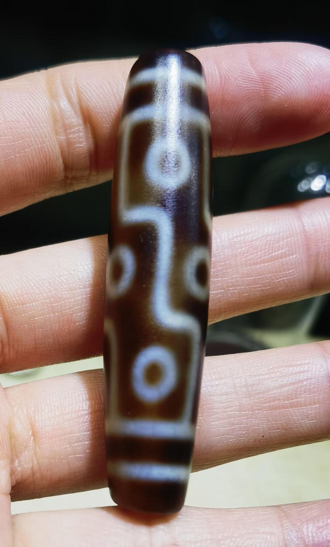 旧藏九眼天珠项链吊坠挂件锁骨链男女款。熟珠，已玉化包浆！尺寸:5.8cm*1.3cm