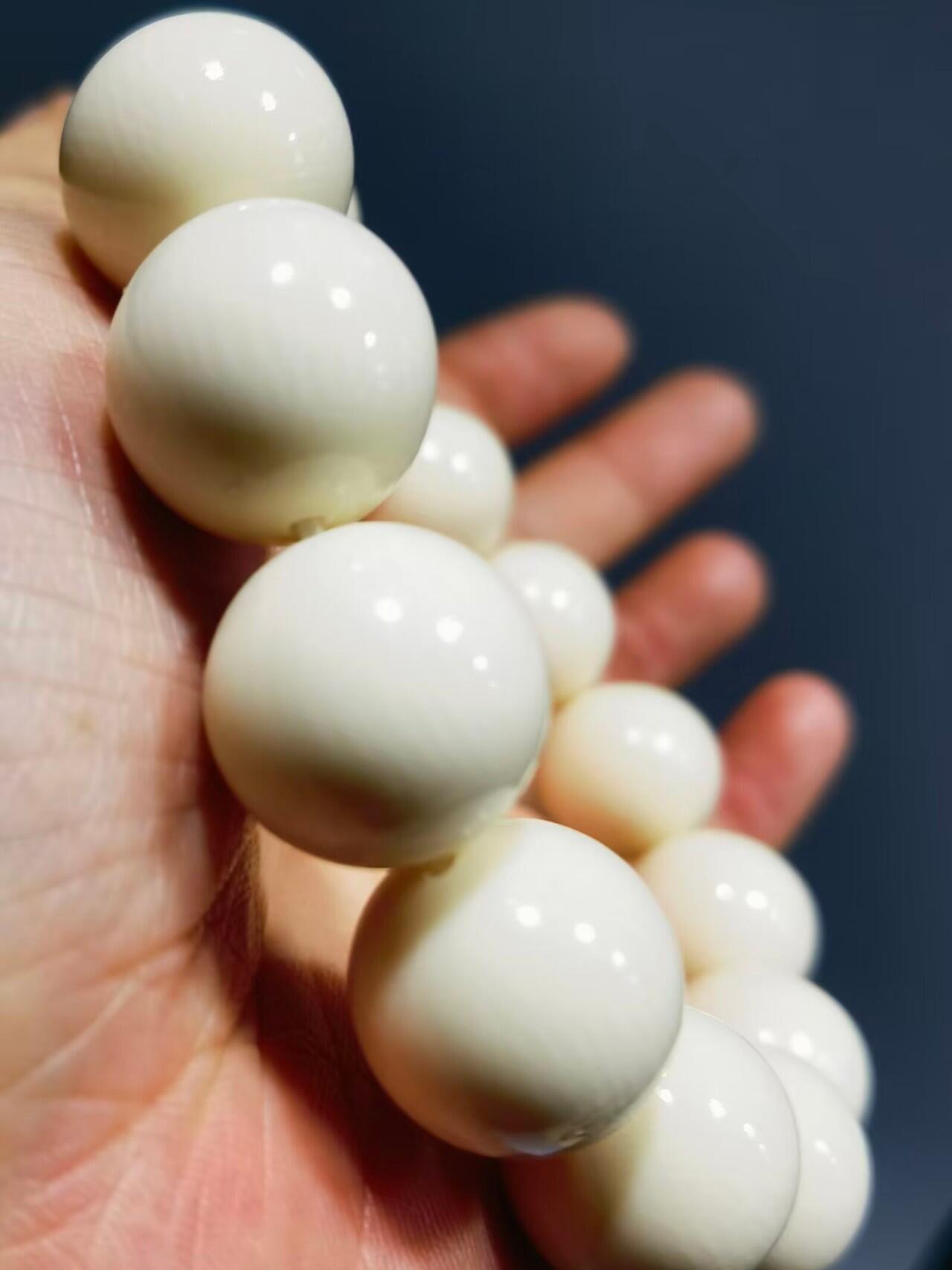 猛犸果冻料佛珠手串男款，料子油润细腻，尺寸:1.6cm克重:50