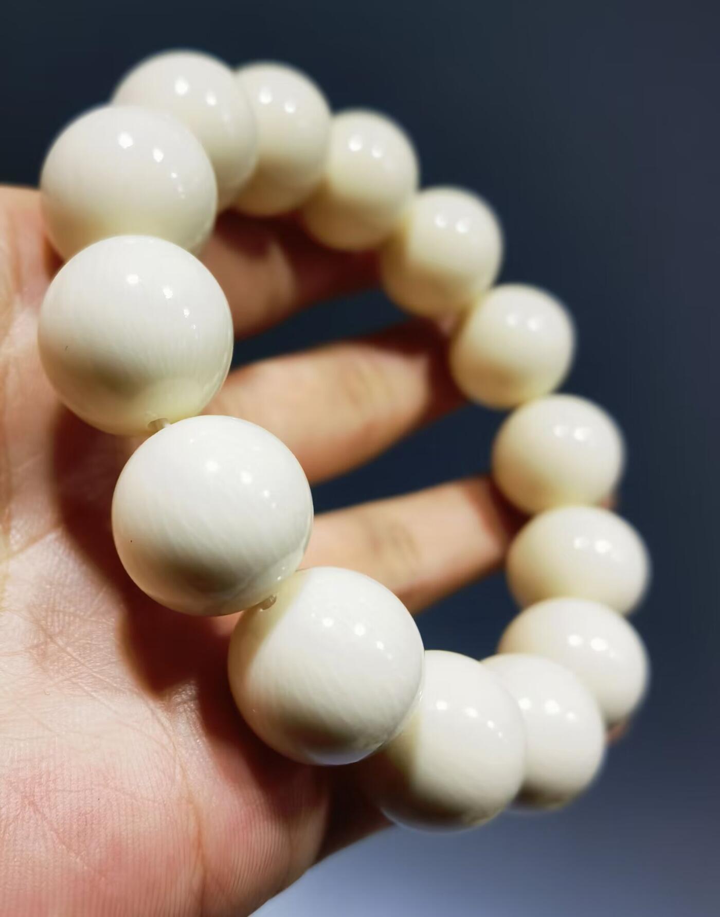 猛犸果冻料佛珠手串男款，料子油润细腻，尺寸:1.6cm克重:50