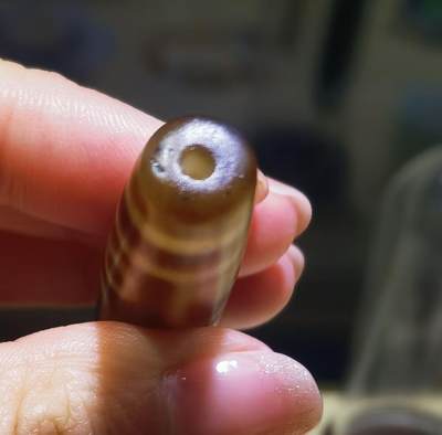 旧藏九眼天珠项链吊坠挂件锁骨链男女款。熟珠，已玉化包浆！尺寸:5.8cm*1.3cm