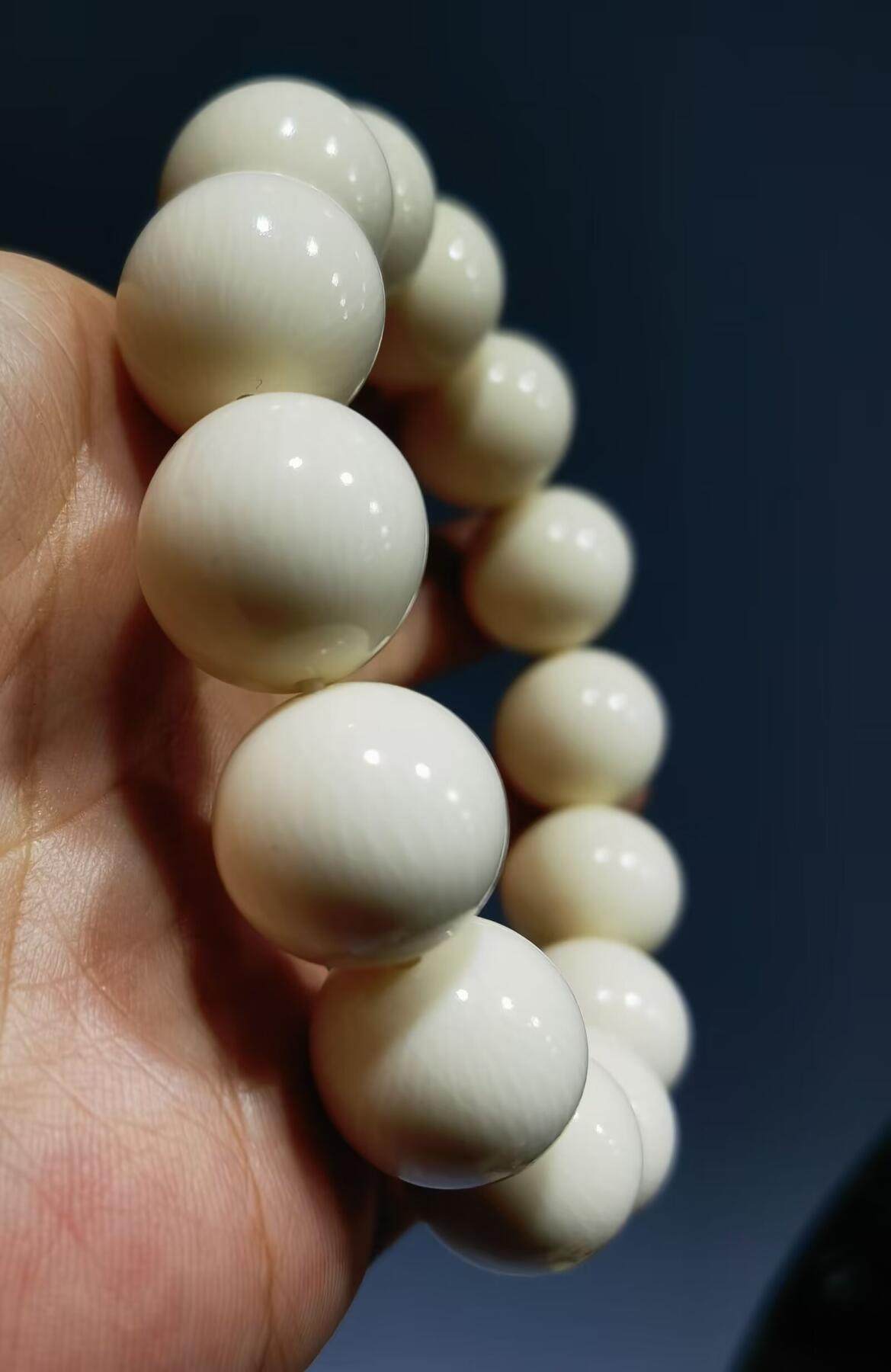 猛犸果冻料佛珠手串男款，料子油润细腻，尺寸:1.6cm克重:50