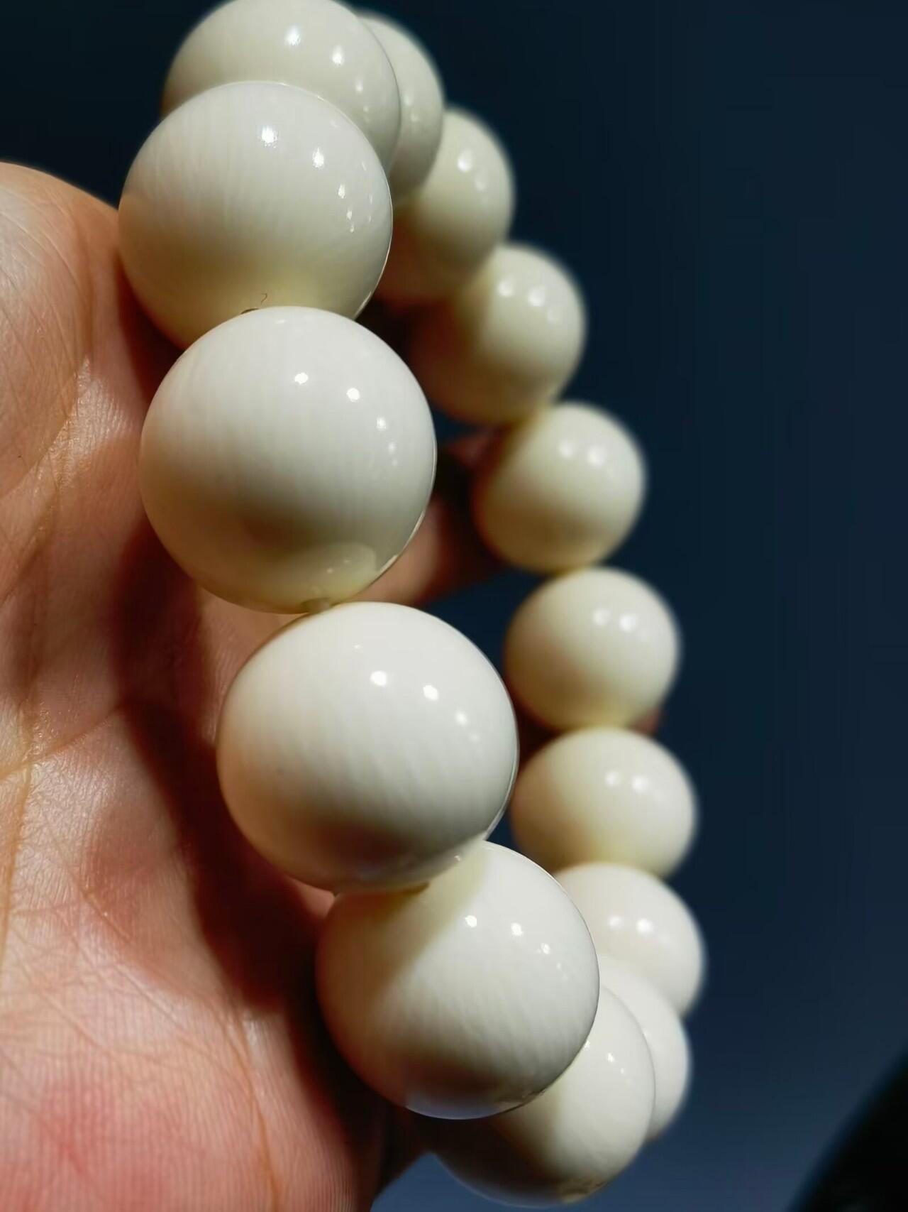 猛犸果冻料佛珠手串男款，料子油润细腻，尺寸:1.6cm克重:50