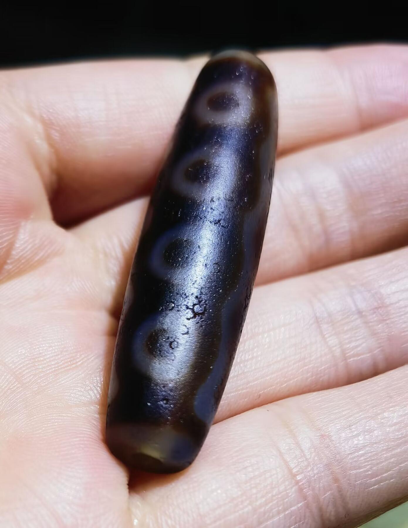 旧藏七眼天珠男女款吊坠挂件锁骨链，熟珠，已玉化包浆，可见天然风化纹马蹄纹等，尺寸:4.8cm*1.2cm