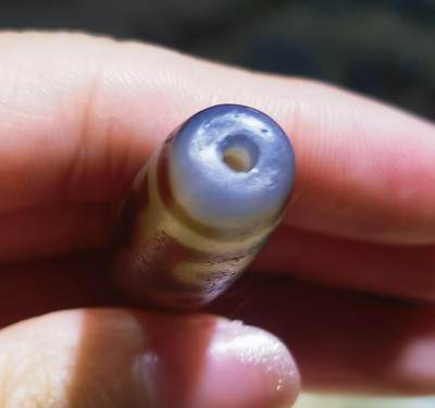 旧藏七眼天珠男女款吊坠挂件锁骨链，熟珠，已玉化包浆，可见天然风化纹马蹄纹等，尺寸:4.8cm*1.2cm