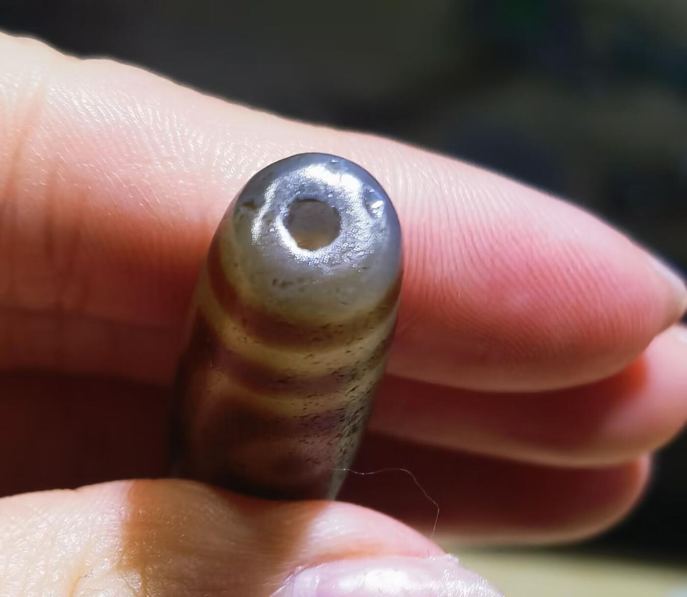 旧藏七眼天珠男女款吊坠挂件锁骨链，熟珠，已玉化包浆，可见天然风化纹马蹄纹等，尺寸:4.8cm*1.2cm