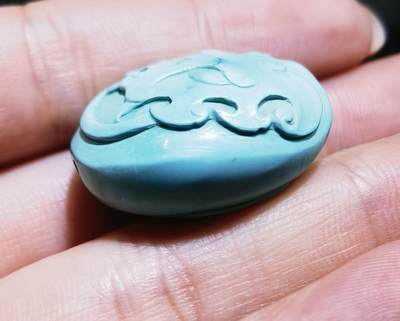 原矿无优化绿松石饕餮吊坠挂件男女款，雕工精湛干净利落，高瓷蓝，佩戴即变色！