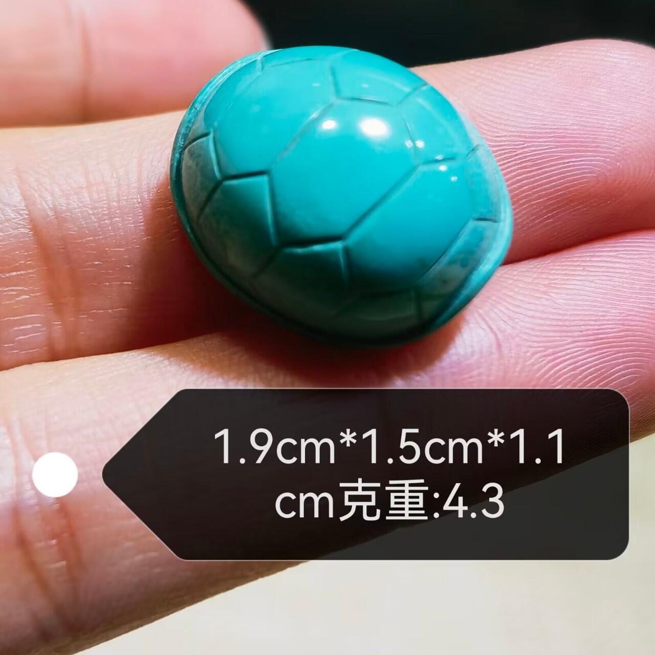 富甲天下松石戒面男女款，蓝绿原矿绿松石，雕工饱满。实物实拍。可代镶嵌。