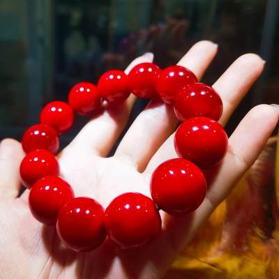 高品质皮珠手串男款佛珠
​十余年珍藏，料子已干透，整体1.8cm个别缩珠到1.7cm+。已稳定！
​手感温润如玉，光滑细腻！个别长度不规圆。微距下可见天然纹路！
​孤品难求！