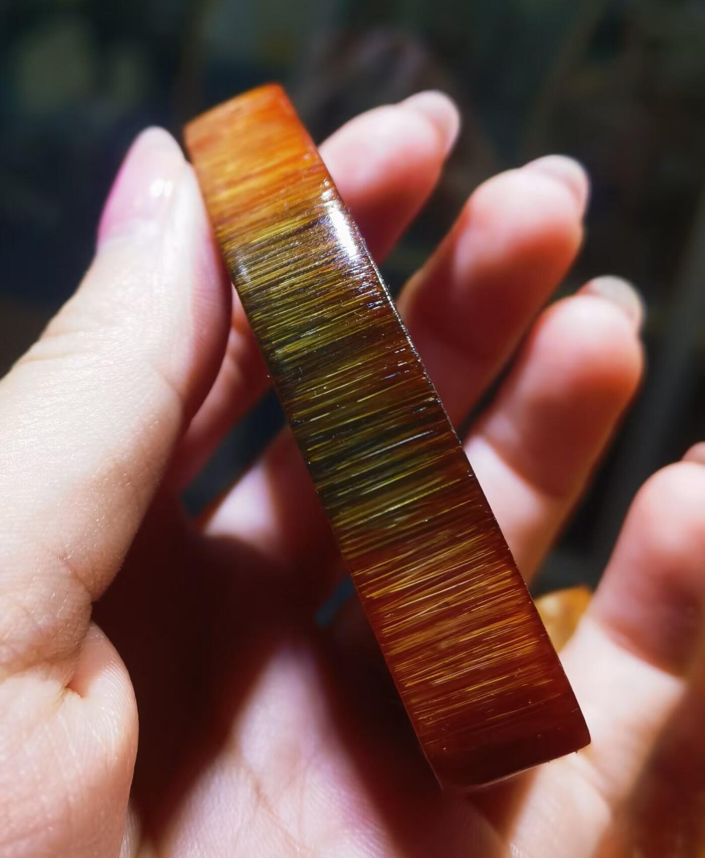 红黑料双面观音牌吊坠挂件男款，黑红料，尺寸:69mm*50mm*12mm