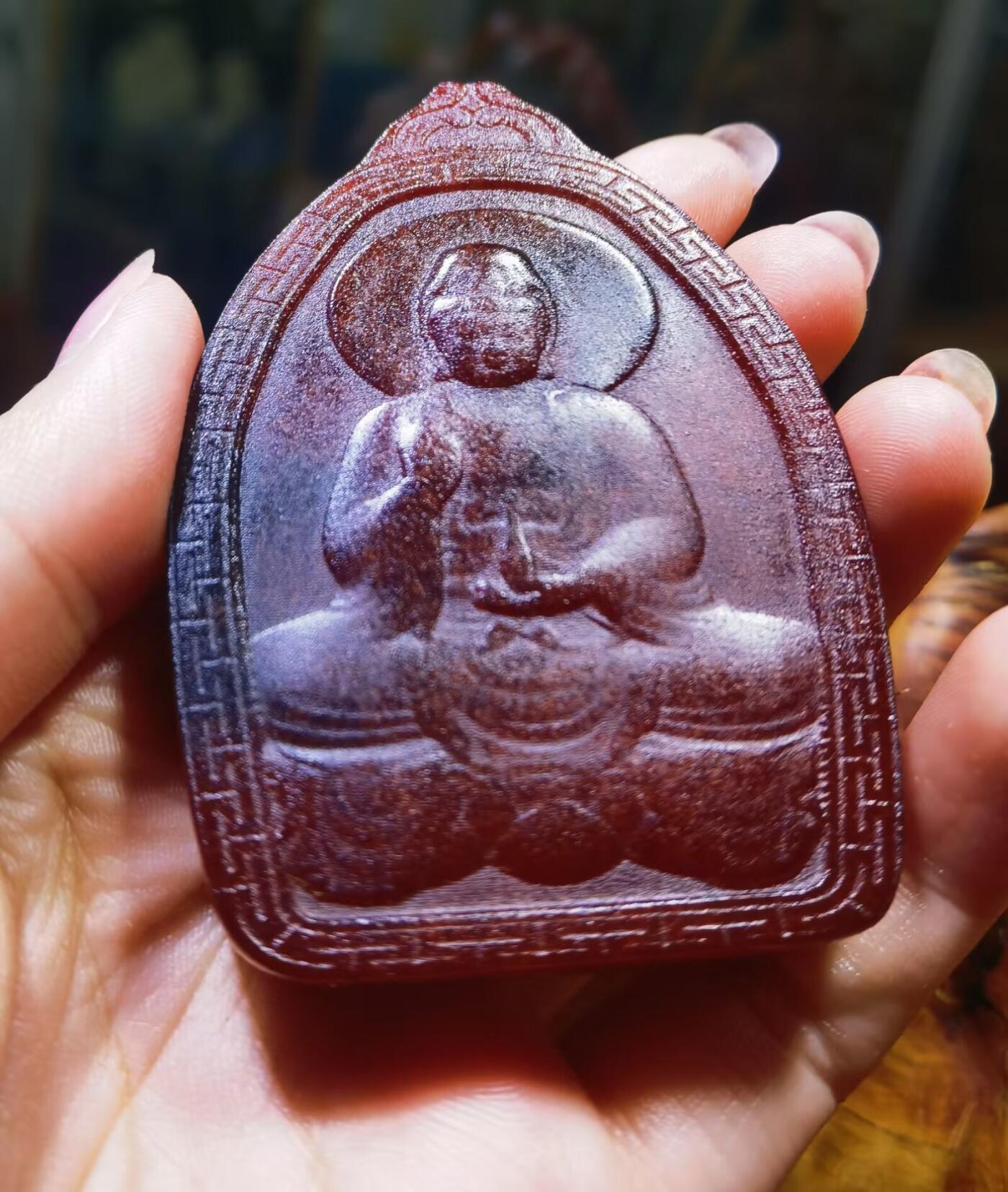 红黑料双面观音牌吊坠挂件男款，黑红料，尺寸:69mm*50mm*12mm