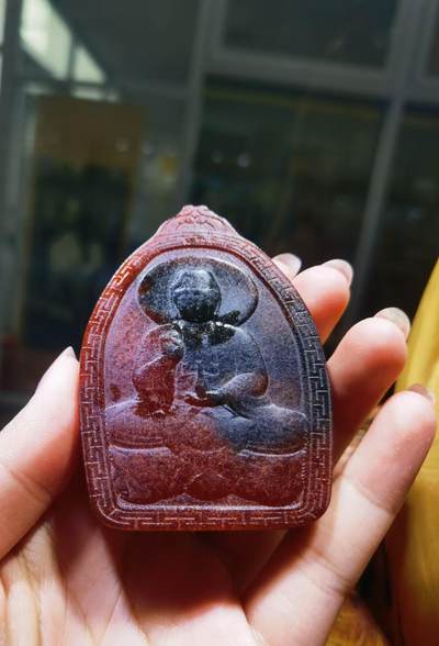 红黑料双面观音牌吊坠挂件男款，黑红料，尺寸:69mm*50mm*12mm