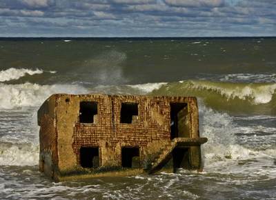 【新品】拉脱维亚利耶帕亚建城400周年-太阳和风彩色纪念银币