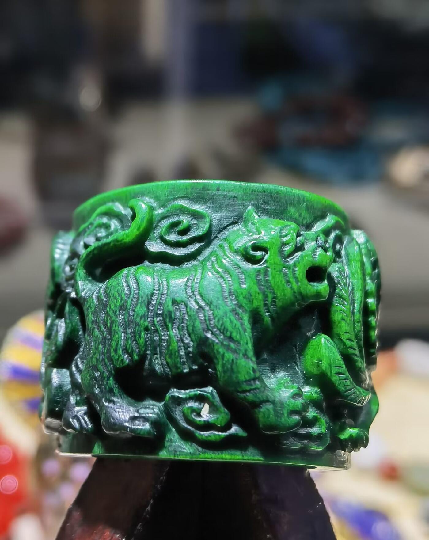 扳指财运亨通龙凤呈祥男款戒指，最早宫廷造办处出品，做佛珠勒子等。指圈：22