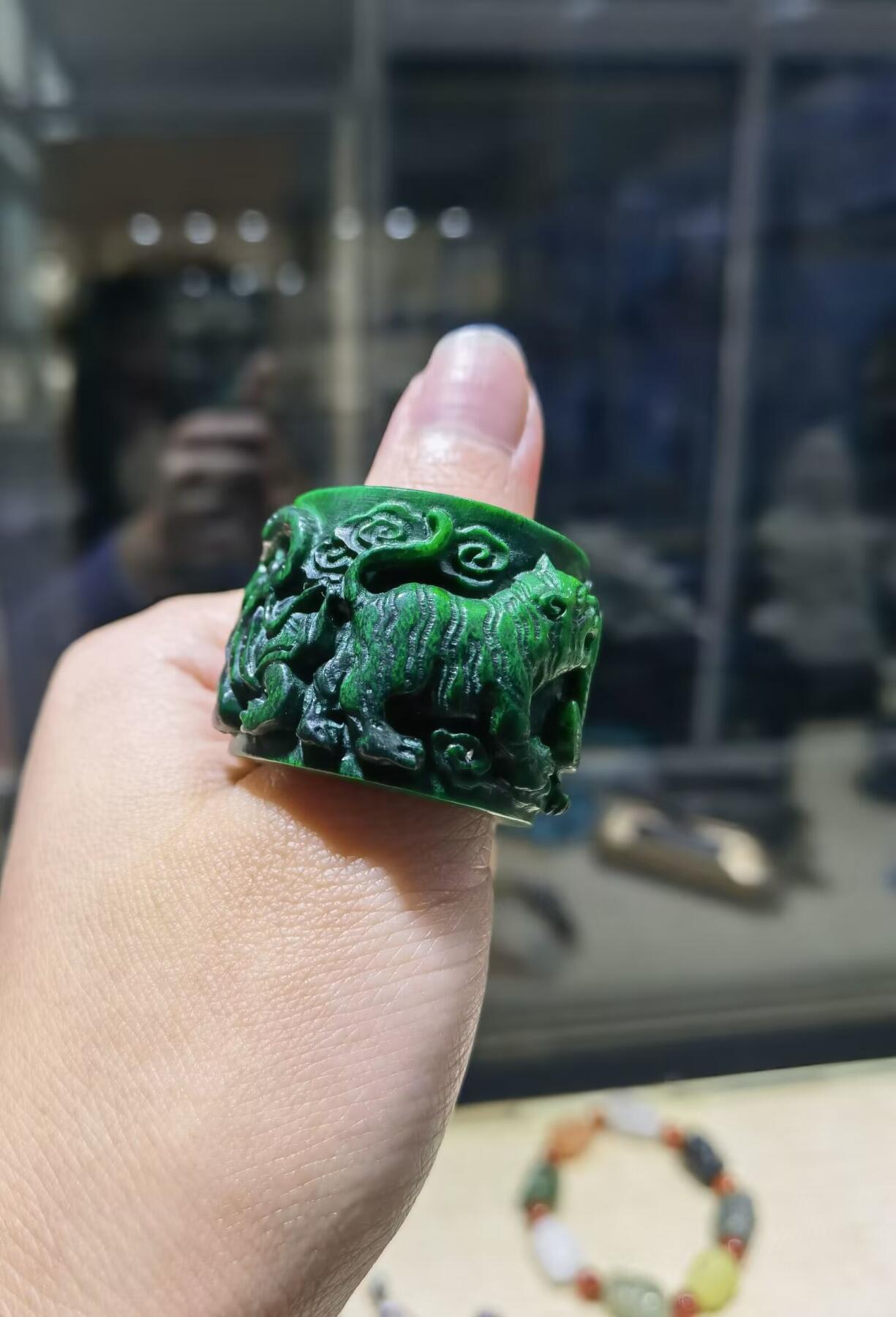 扳指财运亨通龙凤呈祥男款戒指，最早宫廷造办处出品，做佛珠勒子等。指圈：22