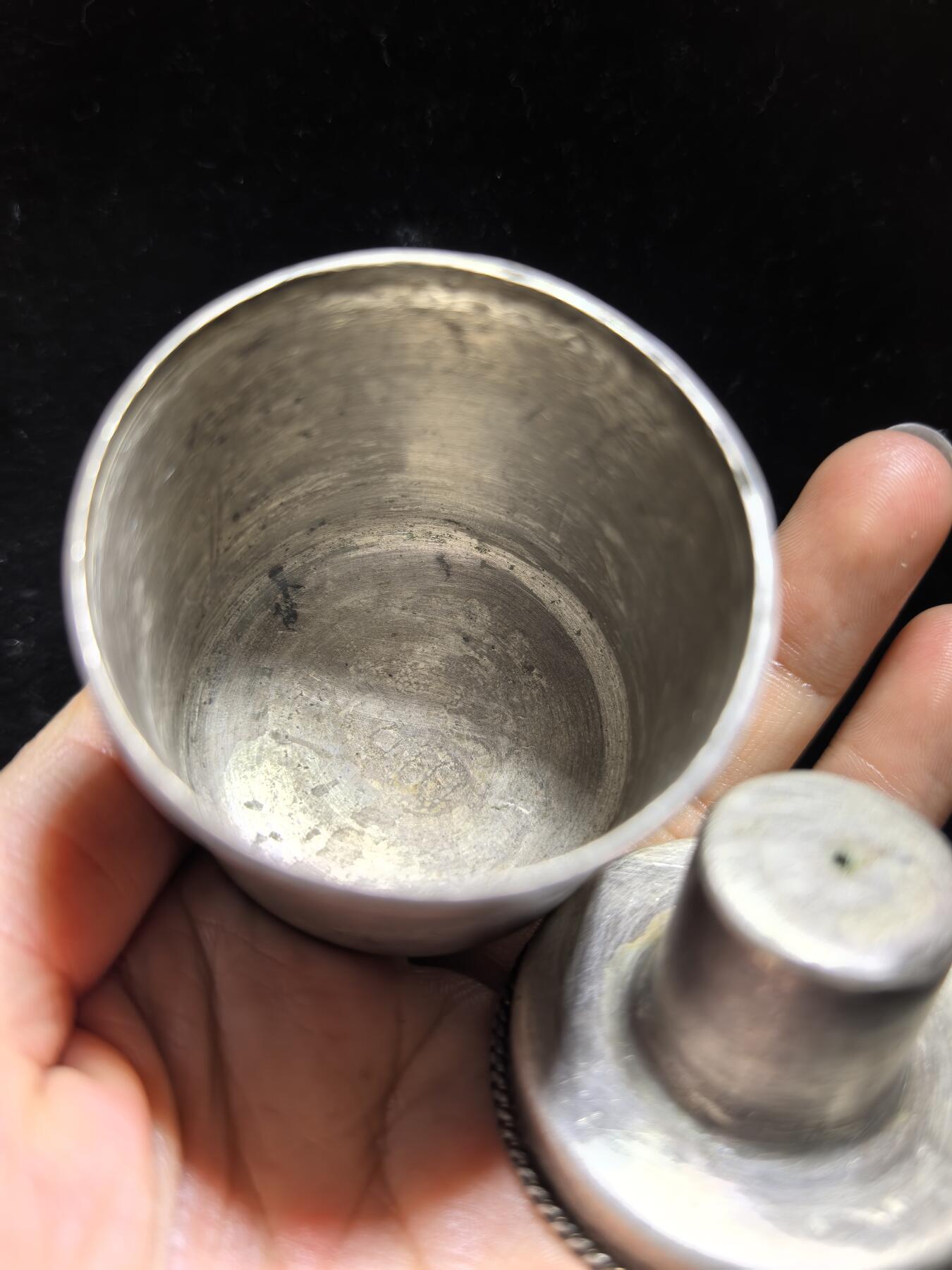 民国浮雕簪刻足银扳指盒摆件，全品如图，实物实拍。尺寸：4.4cm*4.3cm克重：35g