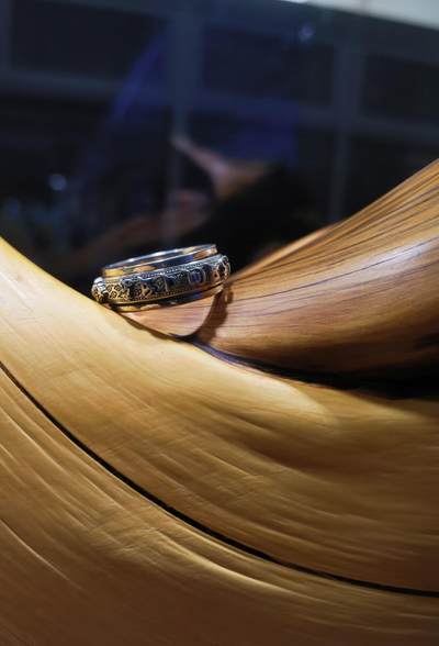 925银指圈戒指女款，外圈可转动，雕刻六字真言降魔铃等，内径16。