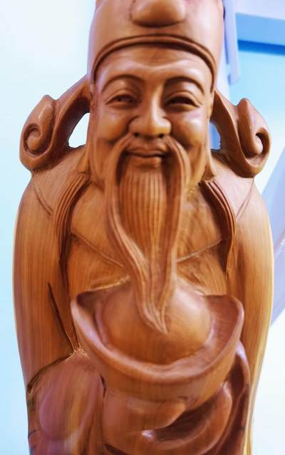 太行崖柏财神摆件，太行崖柏三色扭转虎皮原皮原色财神摆件，尺寸：含底座，高54宽27