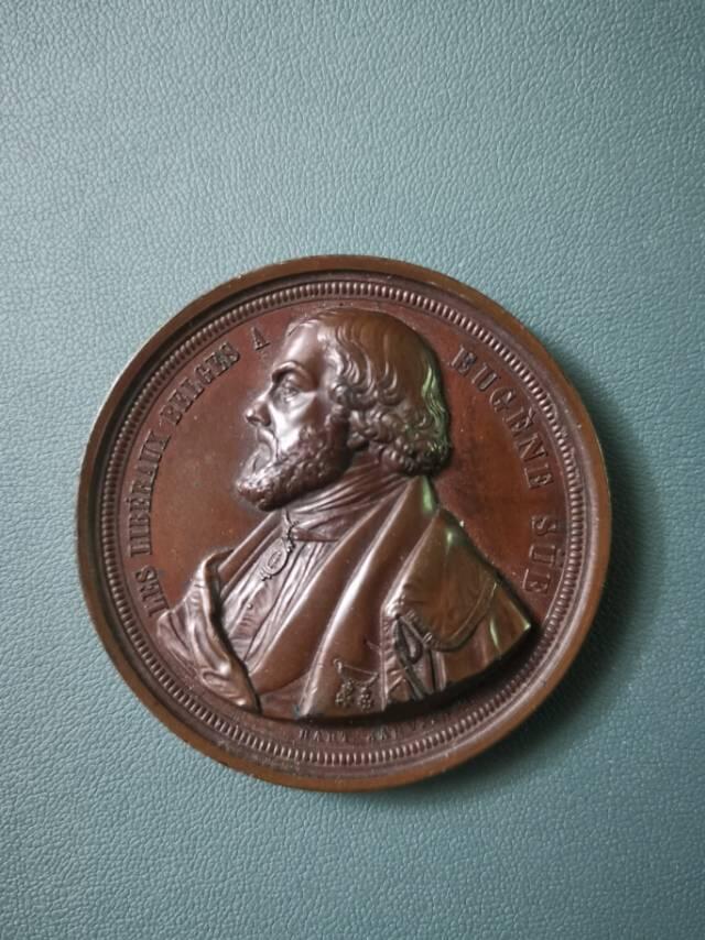 古典巧克力与金币巧克力