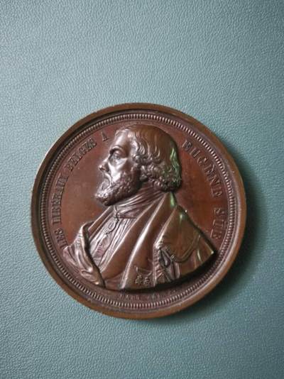 古典巧克力与金币巧克力