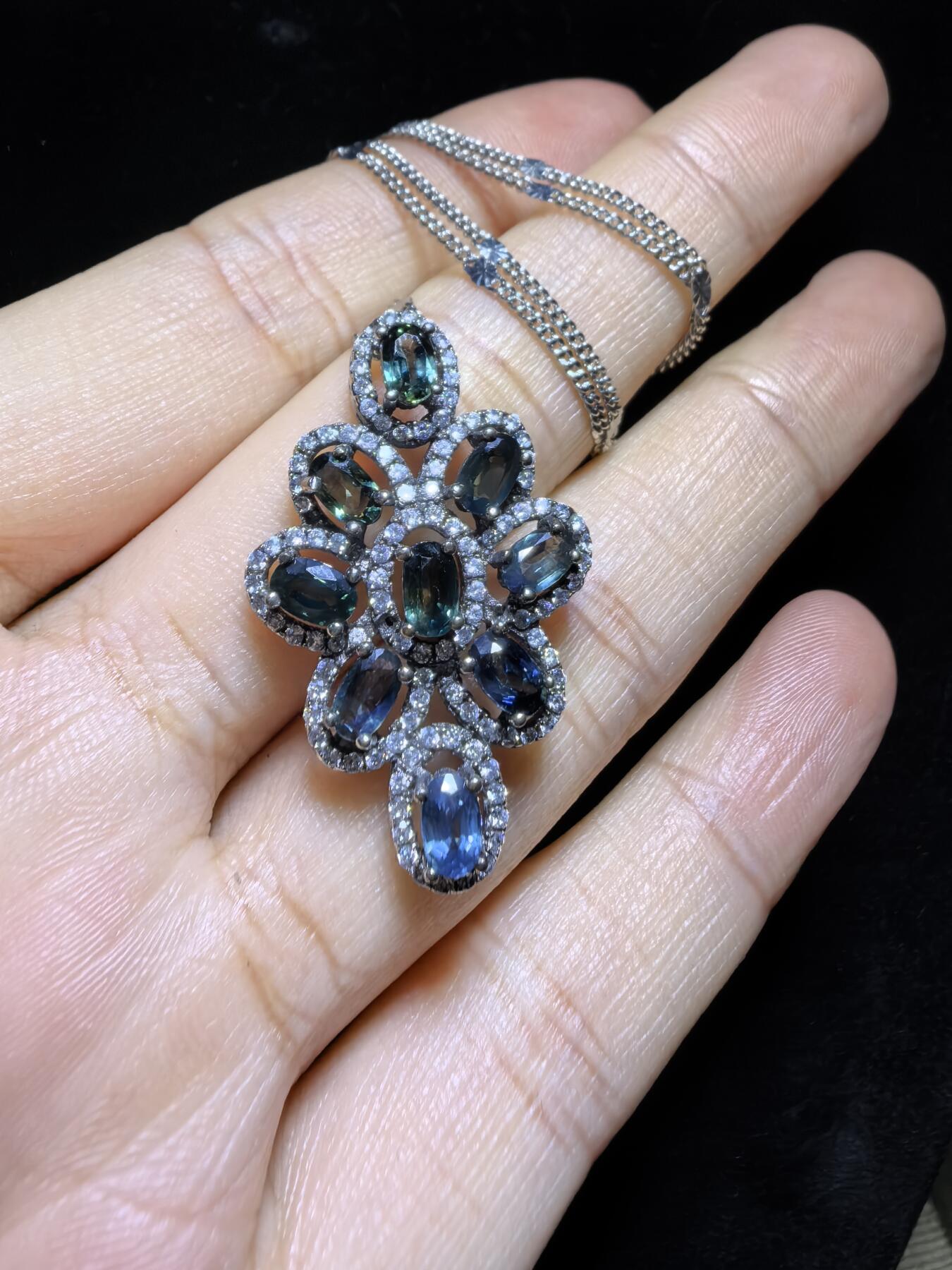 蓝宝石吊坠项链锁骨链挂件女款，纯天然无烧，自带国检证书，银镶可代镶金，尺寸：3.3cm*2.0cm*0.6cm