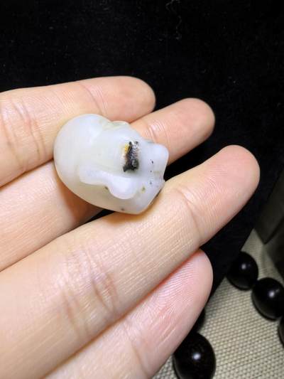 旧藏和田玉佛头吊坠挂件，可见岁月包浆痕迹，尺寸:19mm*16mm*17mm