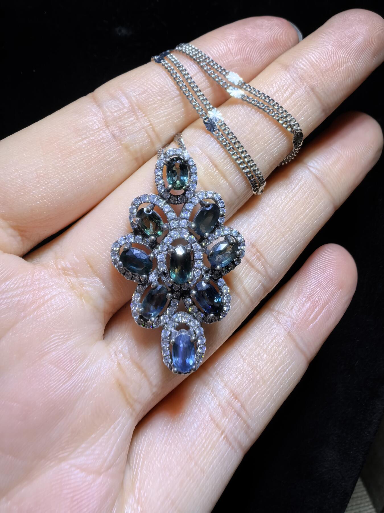 蓝宝石吊坠项链锁骨链挂件女款，纯天然无烧，自带国检证书，银镶可代镶金，尺寸：3.3cm*2.0cm*0.6cm