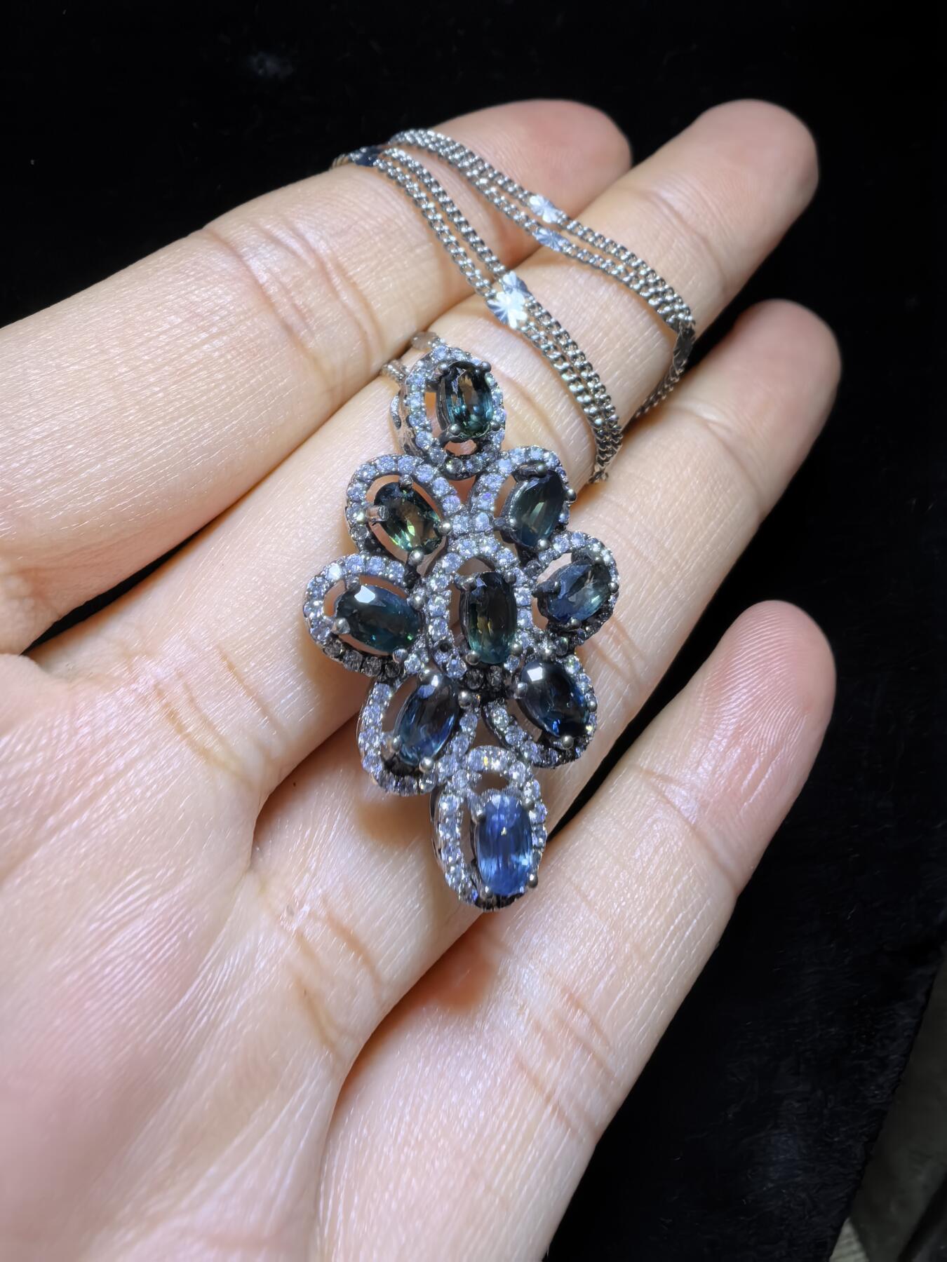 蓝宝石吊坠项链锁骨链挂件女款，纯天然无烧，自带国检证书，银镶可代镶金，尺寸：3.3cm*2.0cm*0.6cm