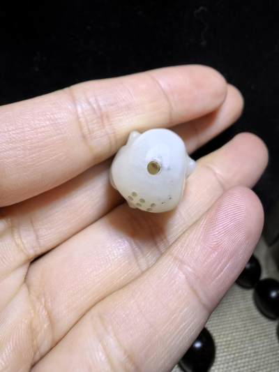 旧藏和田玉佛头吊坠挂件，可见岁月包浆痕迹，尺寸:19mm*16mm*17mm