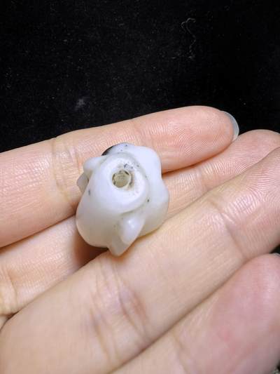 旧藏和田玉佛头吊坠挂件，可见岁月包浆痕迹，尺寸:19mm*16mm*17mm