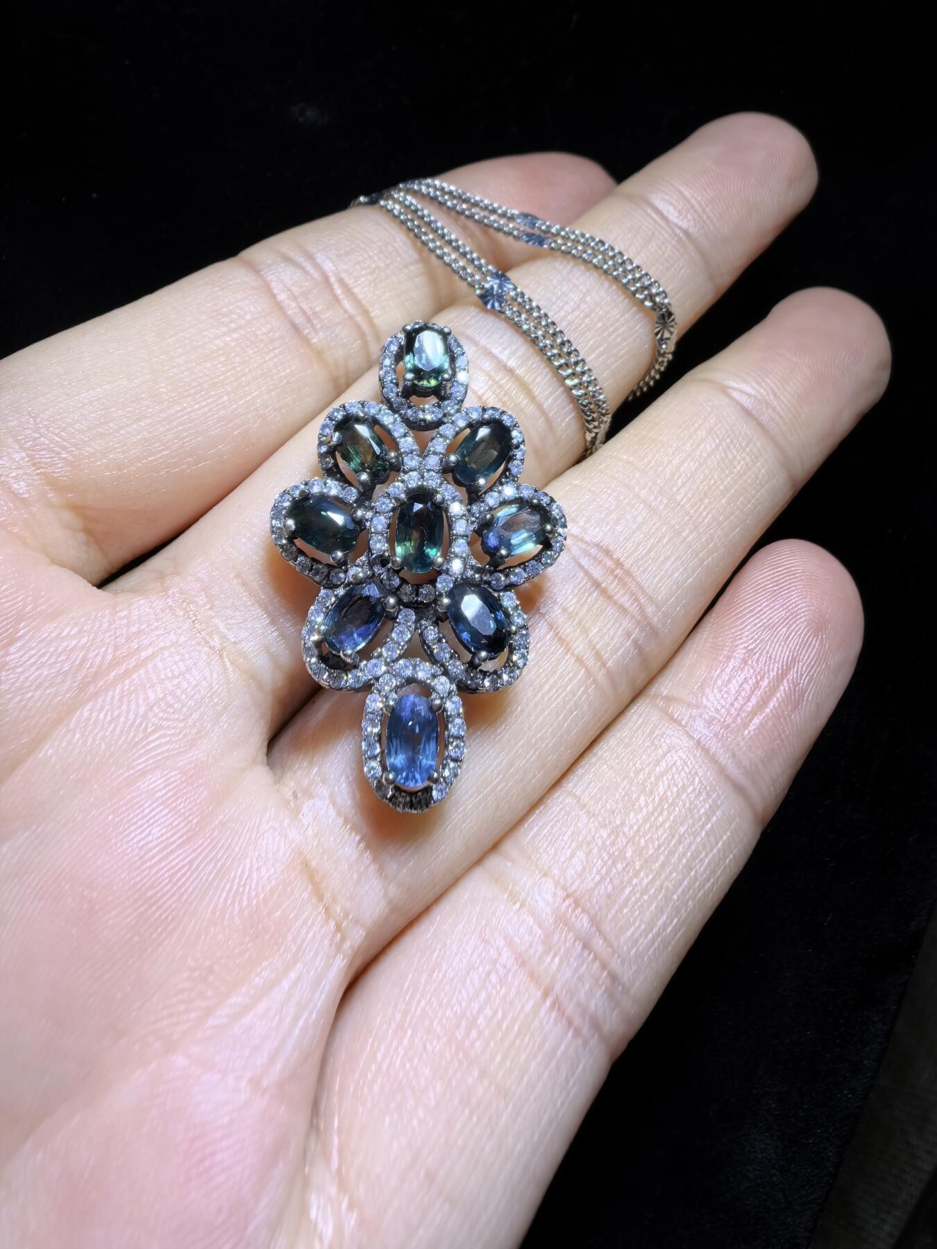 蓝宝石吊坠项链锁骨链挂件女款，纯天然无烧，自带国检证书，银镶可代镶金，尺寸：3.3cm*2.0cm*0.6cm