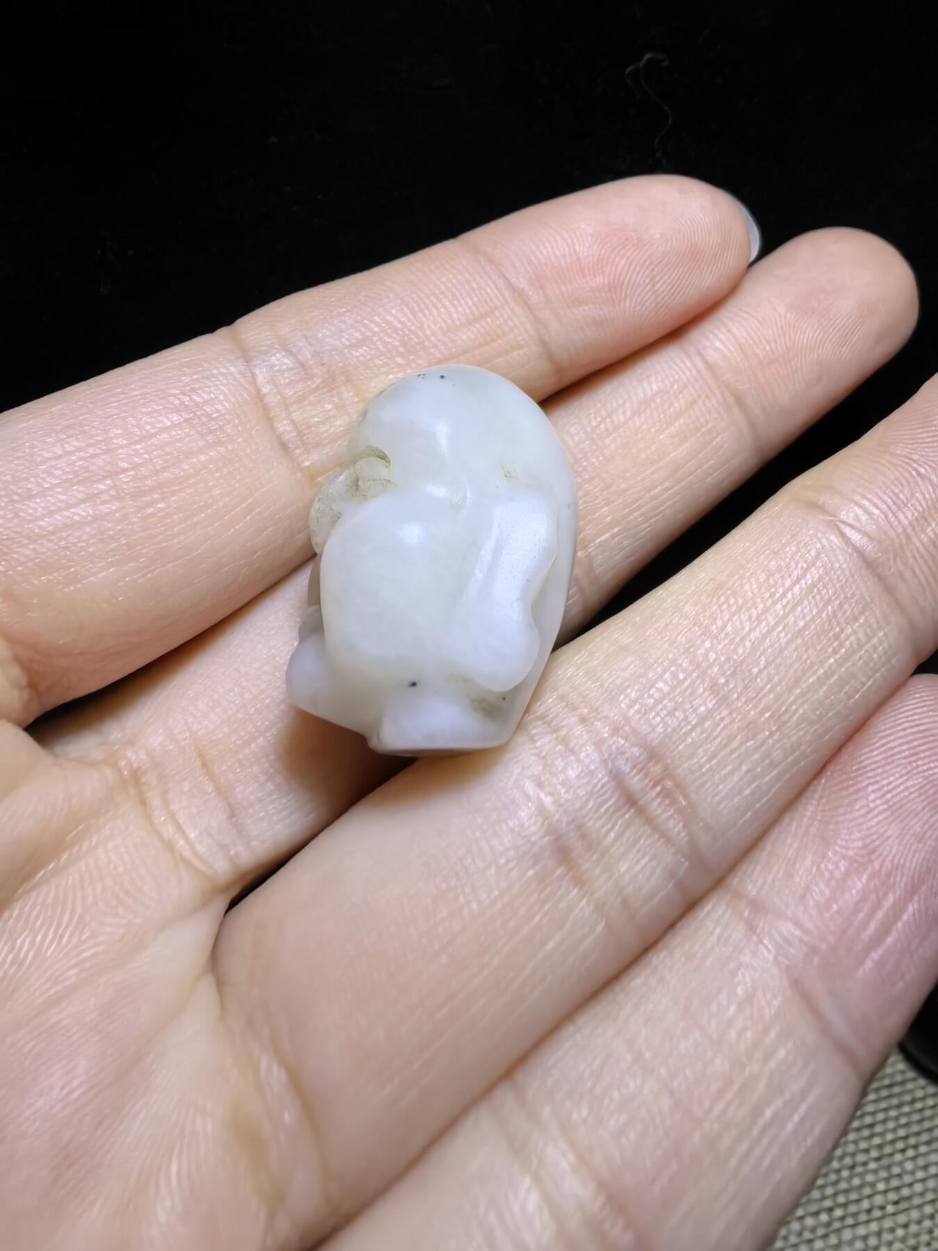 旧藏和田玉佛头吊坠挂件，可见岁月包浆痕迹，尺寸:19mm*16mm*17mm