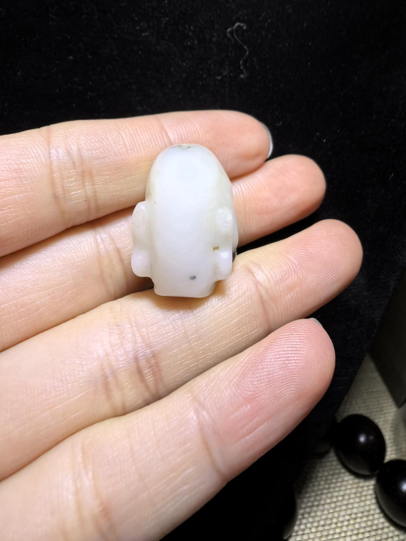 旧藏和田玉佛头吊坠挂件，可见岁月包浆痕迹，尺寸:19mm*16mm*17mm