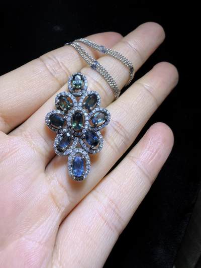 蓝宝石吊坠项链锁骨链挂件女款，纯天然无烧，自带国检证书，银镶可代镶金，尺寸：3.3cm*2.0cm*0.6cm