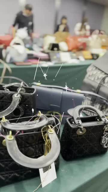 11月9日亿嘉秋拍，二手奢品大拍，麦稀奇全国用户可同步竞拍。