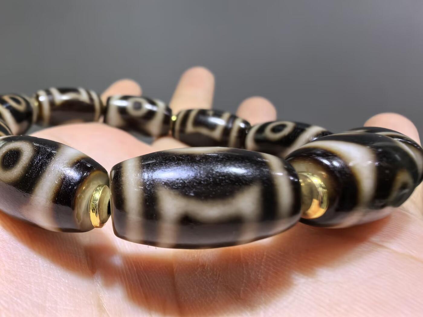 多宝天珠手串佛珠男款，五福、天地、两眼、三眼，​高品质台湾手工珠，胎脂油润，包浆浑厚，尺寸:1.9cm*1.1cm
​