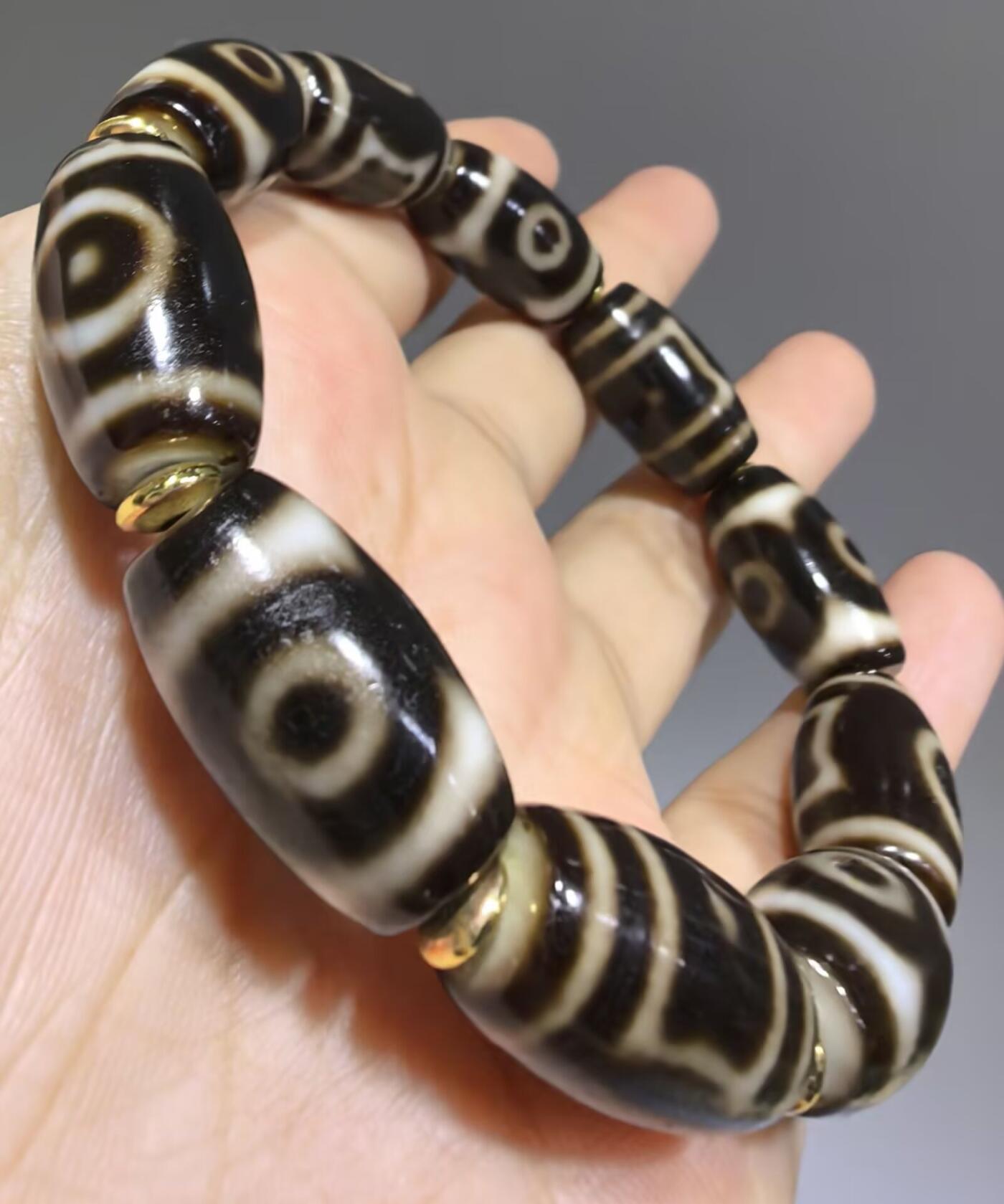 多宝天珠手串佛珠男款，五福、天地、两眼、三眼，​高品质台湾手工珠，胎脂油润，包浆浑厚，尺寸:1.9cm*1.1cm
​