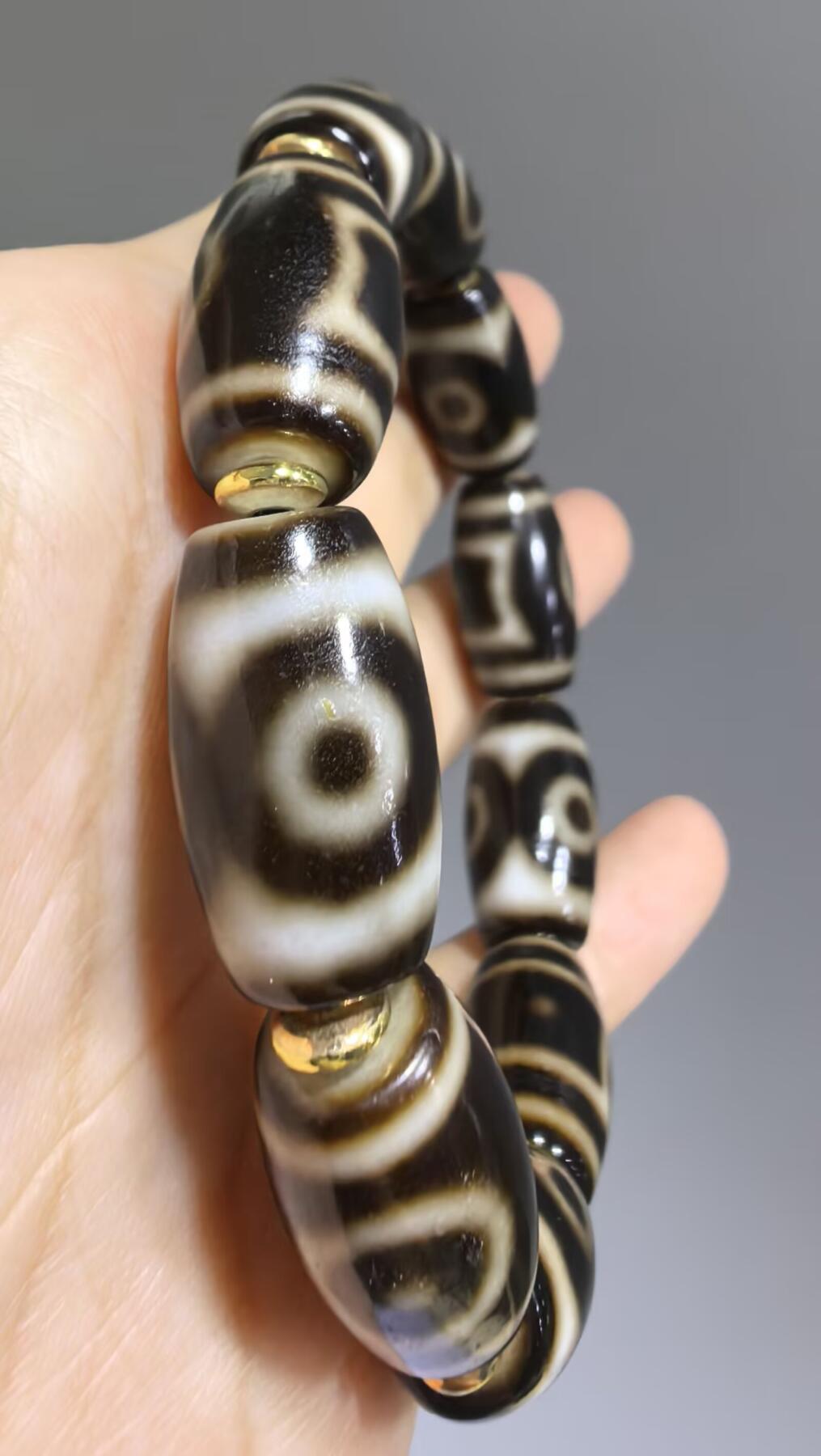 多宝天珠手串佛珠男款，五福、天地、两眼、三眼，​高品质台湾手工珠，胎脂油润，包浆浑厚，尺寸:1.9cm*1.1cm
​