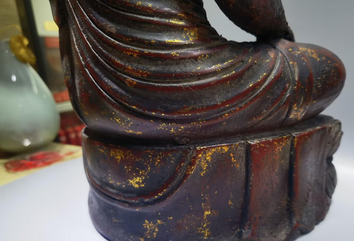 宋代洒金释迦摩尼佛整身佛像摆件乔迁办公佛龛供奉​包浆自然浑厚，包老到代！​佛手食指缺肉图中可见！​尺寸:35cm*20cm