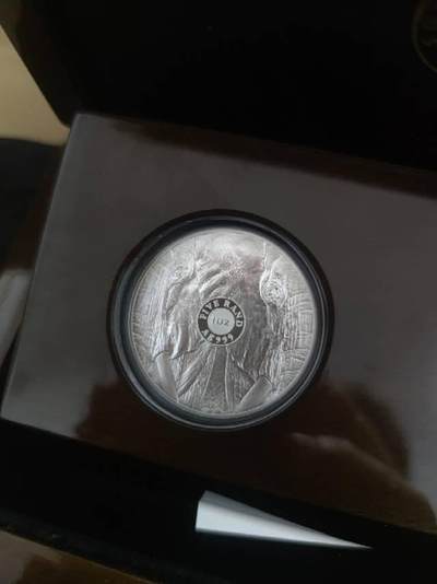 南非制币厂克鲁格银币和英国皇家制币厂的马年银币，真心漂亮