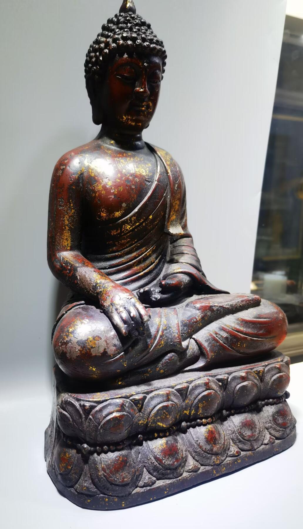 宋代洒金释迦摩尼佛整身佛像摆件乔迁办公佛龛供奉​包浆自然浑厚，包老到代！​佛手食指缺肉图中可见！​尺寸:35cm*20cm