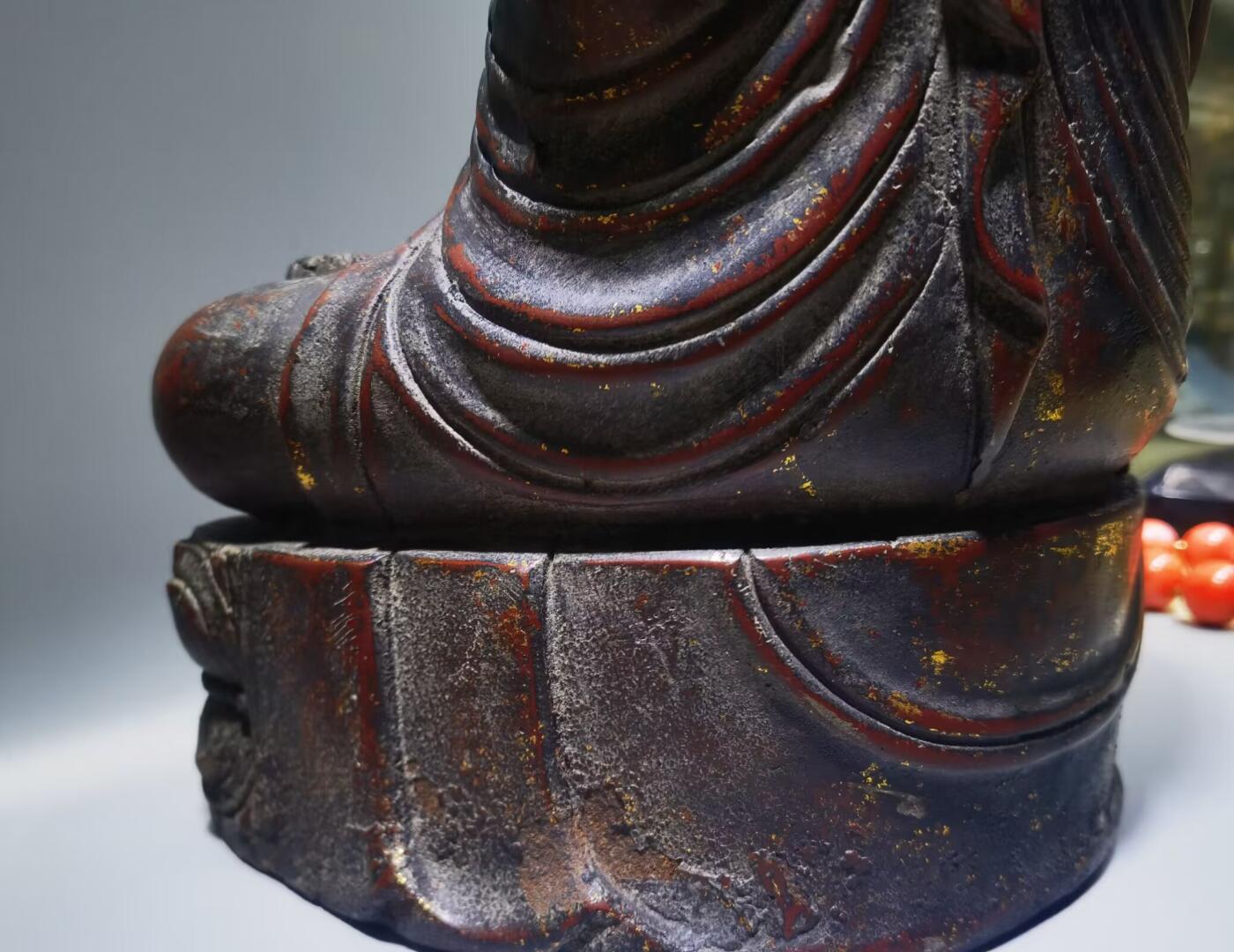 宋代洒金释迦摩尼佛整身佛像摆件乔迁办公佛龛供奉​包浆自然浑厚，包老到代！​佛手食指缺肉图中可见！​尺寸:35cm*20cm