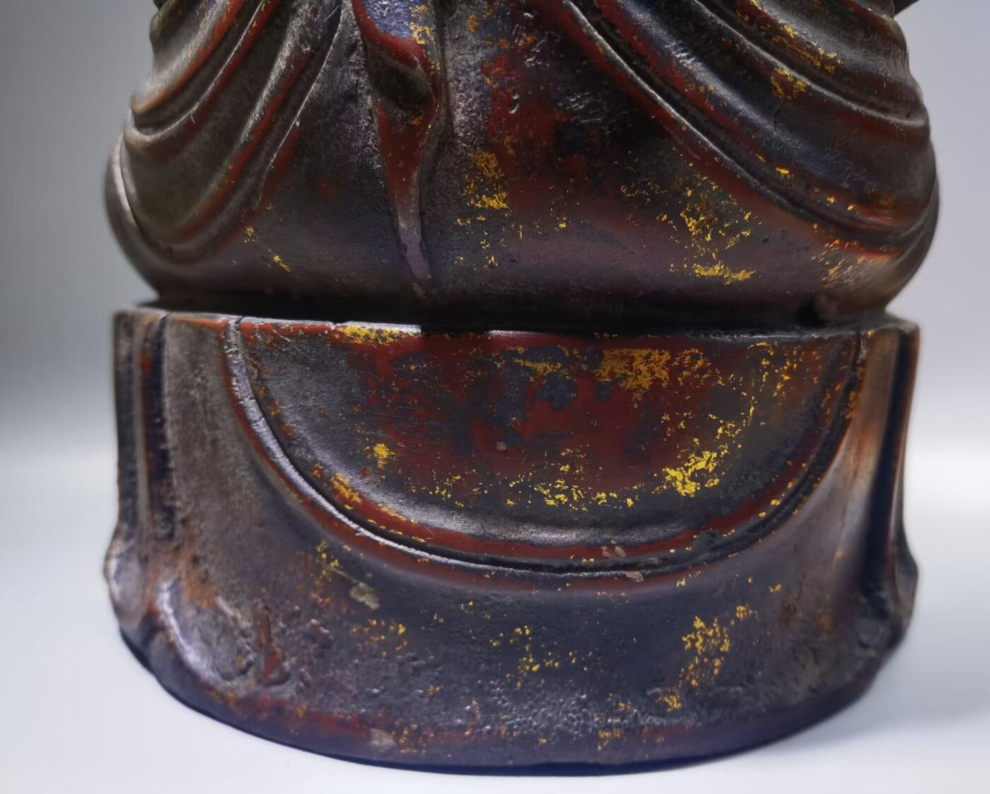 宋代洒金释迦摩尼佛整身佛像摆件乔迁办公佛龛供奉​包浆自然浑厚，包老到代！​佛手食指缺肉图中可见！​尺寸:35cm*20cm