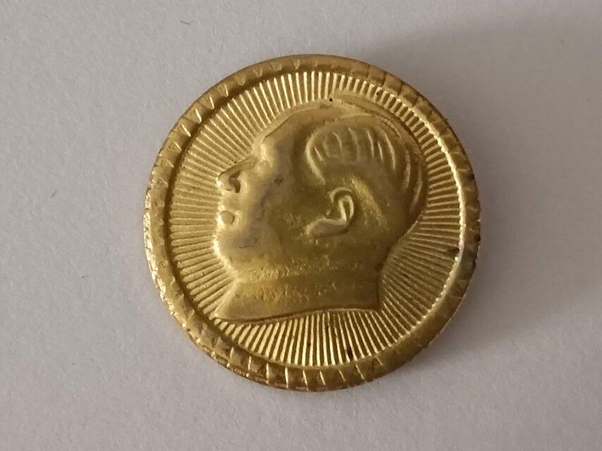 鎏金毛主席像章