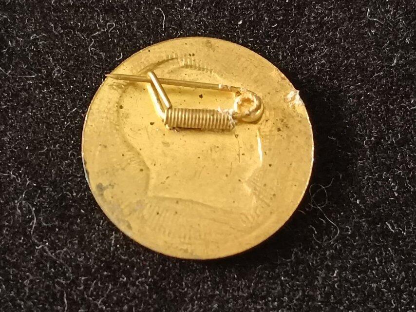 鎏金毛主席像章