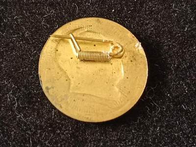 鎏金毛主席像章